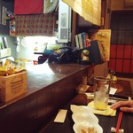 インディ庵 - カウンターの様子。