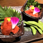 蟹と海鮮 個室居酒屋 東郷 - マグロのピリ辛和えと枝豆