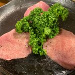 炭火焼肉 やまもと - タンハーフ