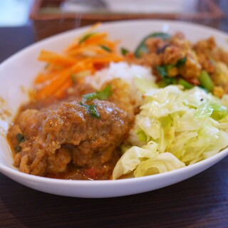 カレーライス ディラン - 料理写真:ハーフ＆ハーフ チキン、チキンキーマ