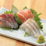 Luxurious luxury! Assorted sashimi from Sakuragichojin