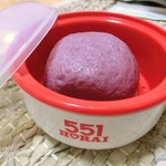 ５５１蓬莱 - 専用蒸し器で温める