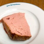 ZUM FRANZISKANER - レバーケーゼ 100 5.9€ ソーセージの中身みたいな食感と味わい
