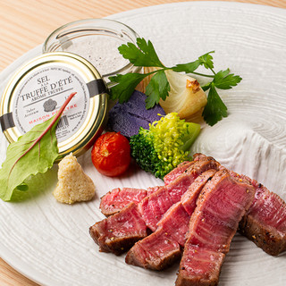 リーズナブルな価格のステーキが大人気