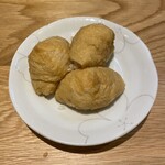 うどん平 - いなり、いなりかなり小さ目です。