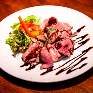 Live & Dining Bar Woodstock_2