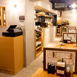 炭火焼専門食処 白銀屋 - 店内全景