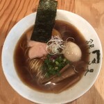 銀界拉麺 - しょうゆのラーメン 820円+味玉100円