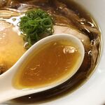 ラーメン屋 トイ・ボックス - 地鶏と水のスープ