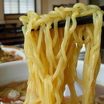 チャイキチ。 - 麺は中太ストレート