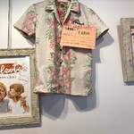 プレンティーズ - made in Hawaii のアロハシャツ 。ハイビスカスの派手にならない色目が気に入って購入。プレンティーズのロゴもとっても可愛い〜！レディースMサイズの私でピッタリです。
      