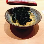 鮨 さかい - 残ったあん肝にワカメ
