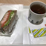 カフェデンマルク - 紅茶のセット　この価格でレモン果汁が付くのは地味に嬉しい