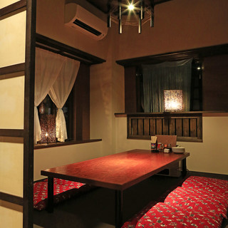 2樓宴會場（小型）
      優先接待預約套餐的客人。
      如需使用2樓，請在預約時提前洽詢。