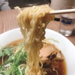 中華そば 鶴と亀 - ちぢれ中華麺♪