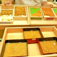 鮨 青海 青山店 - 雲丹9種類見せていただきました！