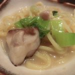 じとっこ組合 - 「しょうが鶏ちゃんこ鍋」の鍋あとはラーメン♪：濃厚コラーゲンスープに生姜が効いて♪