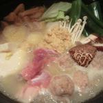 じとっこ組合 - 「しょうが鶏ちゃんこ鍋」：地頭鶏ガラを８時間煮込んだ特製スープでコクウマ～♪