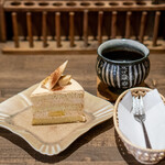 Kotsukotsu Oyatsu Nagi - バナナキャラメルショートケーキ、コーヒー