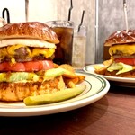 S.B.DINER TOKUSHIMA - エッグチーズバーガー＆チーズバーガー