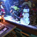 BALInese Cafe - 内装（水槽2：クリスマス仕様）