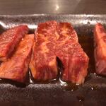 炭火焼肉屋台 たじま屋 - ハラミ750円。2000円超えのハラミとかも沢山食べましたが
      750円でこの味は他に知りませんf^_^;美味い！