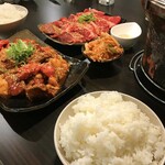 焼肉 ホルモン もぐら - 