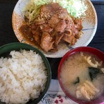 まる半 - 豚バラ生姜炒め定食