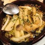 レンガ坂スペインバル シオノ - 松茸とぶなしめじのアヒージョ