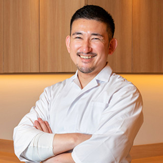 笠原悠仁氏（カサハラユウジン）―技を極める、焼鳥の求道者