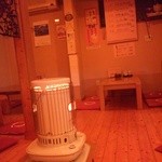 じゃんけんポン - レトロなストーブがいい雰囲気です