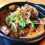 銀の舞 - 薬膳中国しょうゆ豚丼は既存の豚丼とは一風変わった豚丼です