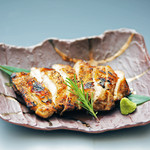 Straw-grilled young chicken