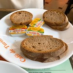 Café de Turin - 付け合わせのパン
