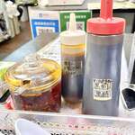 台湾タンパオ - 卓上の黒酢やラー油、生姜のタレ