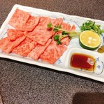 大将 - 和牛タン刺し（1620円）