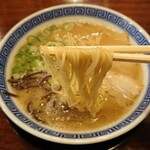 ラーメン 虎と龍 - 麺リフト