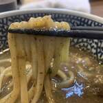 煮干しつけ麺 宮元 - 麺をつけ汁にダイブ！