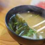 宝来家 - "未醤湯（みそしる）"、石蓴（わかめ）＋三葉芹（みつばぜり）＋蘿蔔（おほね）