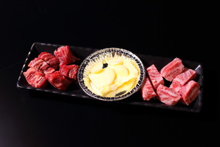 Taiseien - ロイヤルコースの1の皿(サイコロ、バジルカルビ)