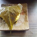 和菓子工房まっちん - 餅きび桜餅・桜の香りがすごい