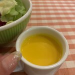 イタリアンダイニングDONA - 【ランチ】選べるセットの　スープ　本日はかぼちゃのポタージュ...、ちっこい...
