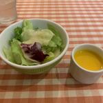 イタリアンダイニングDONA - 【ランチ】選べるセットより　ミニサラダとミニなスープ