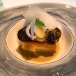Michel Kayser Restaurant Alexandre - ⑧炒めたヴォナージュ産カタツムリ、セヴェンヌの甘い玉ねぎのムースリーヌ、野生セロリ香る野菜のジュ