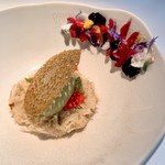 Maison Pic - ⑦庭の花ゼラニウムとローストした蕎麦油で香付けした蟹　香草タラゴンのアイスクリーム