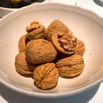 Maison Pic - ⑮クルミとクルミに見せかけたクルミ型チョコレート