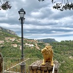 La Chevre d’Or - 所々に現れる金の動物像