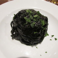 リストランテ ハナタニ - イカ墨パスタ（リングイネ）