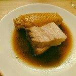 Saeki Hanten - 広東風豚角煮、手羽先、厚揚げ豆腐