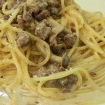 牛挽肉とキノコのクリームソース　アップ